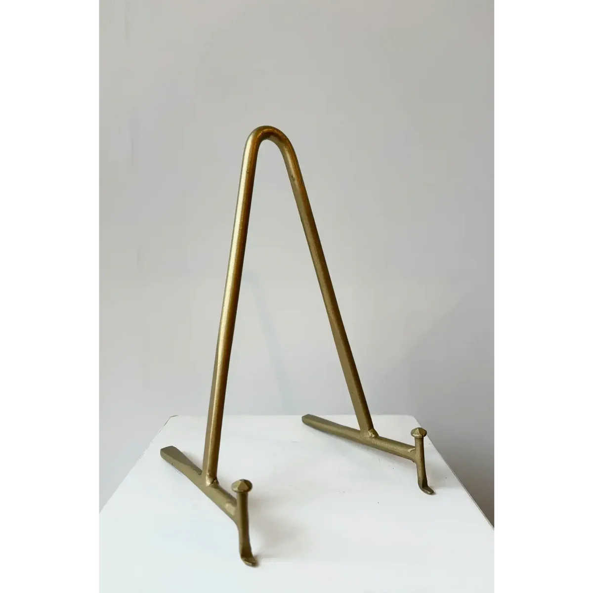 Casual Antique Brass Display Stand User-Friendly