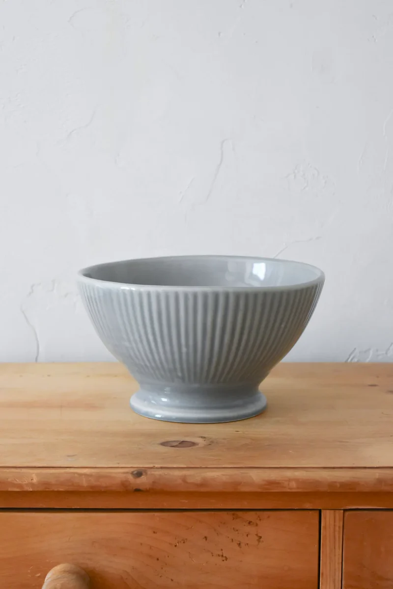 Quality Stoneware Fluted Serving Bowl Effective