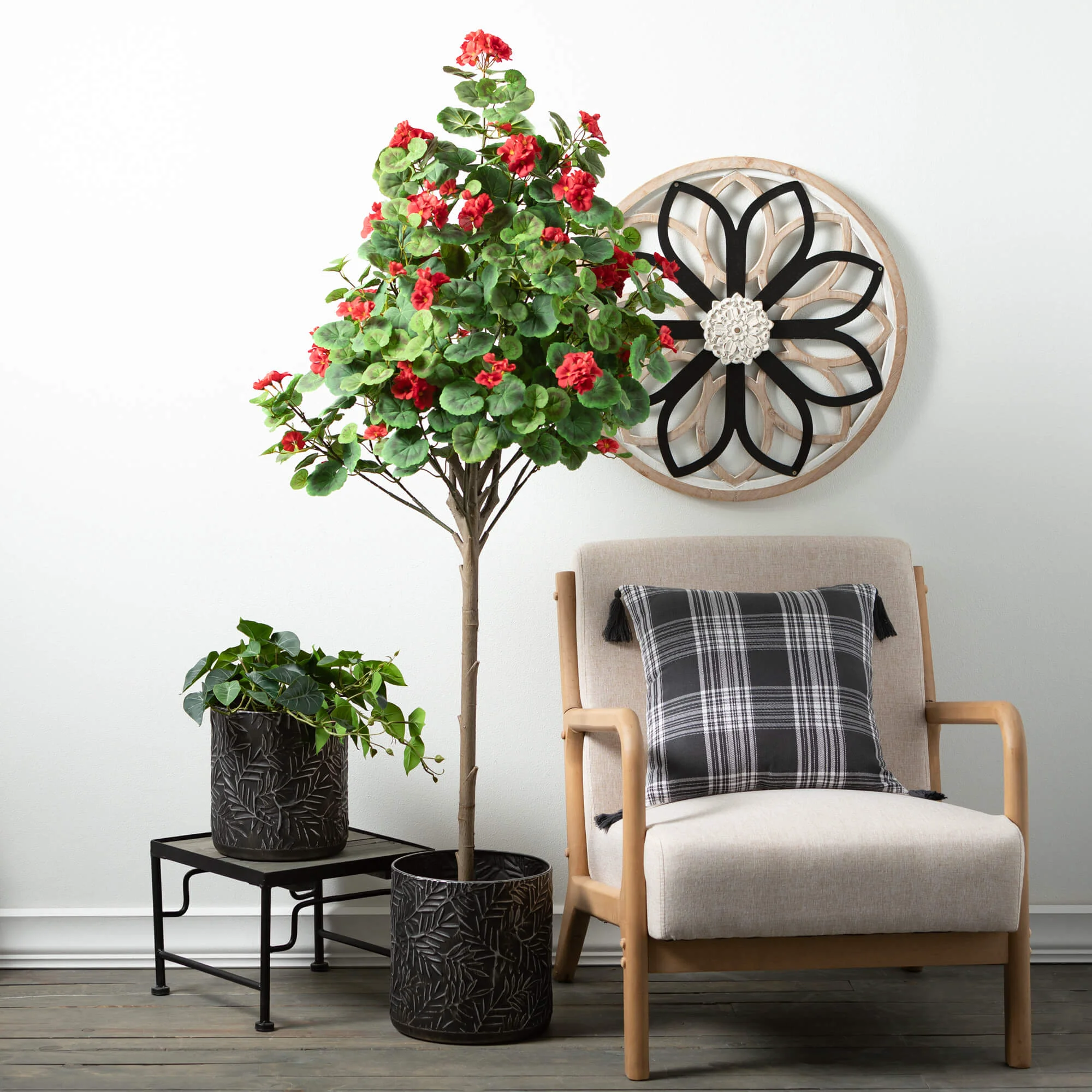 Secure Leaf Embossed Metal Cylinder Planter Matte Black Pure