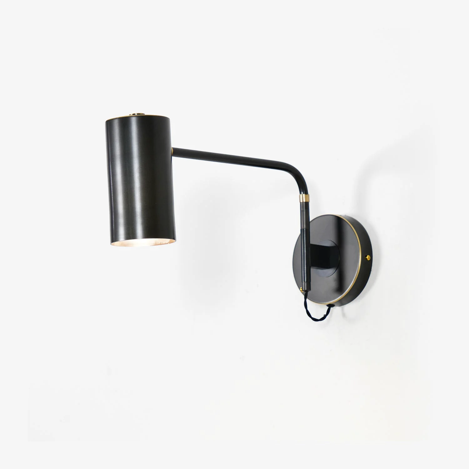 Fashionable Envoy Swing Sconce High-End