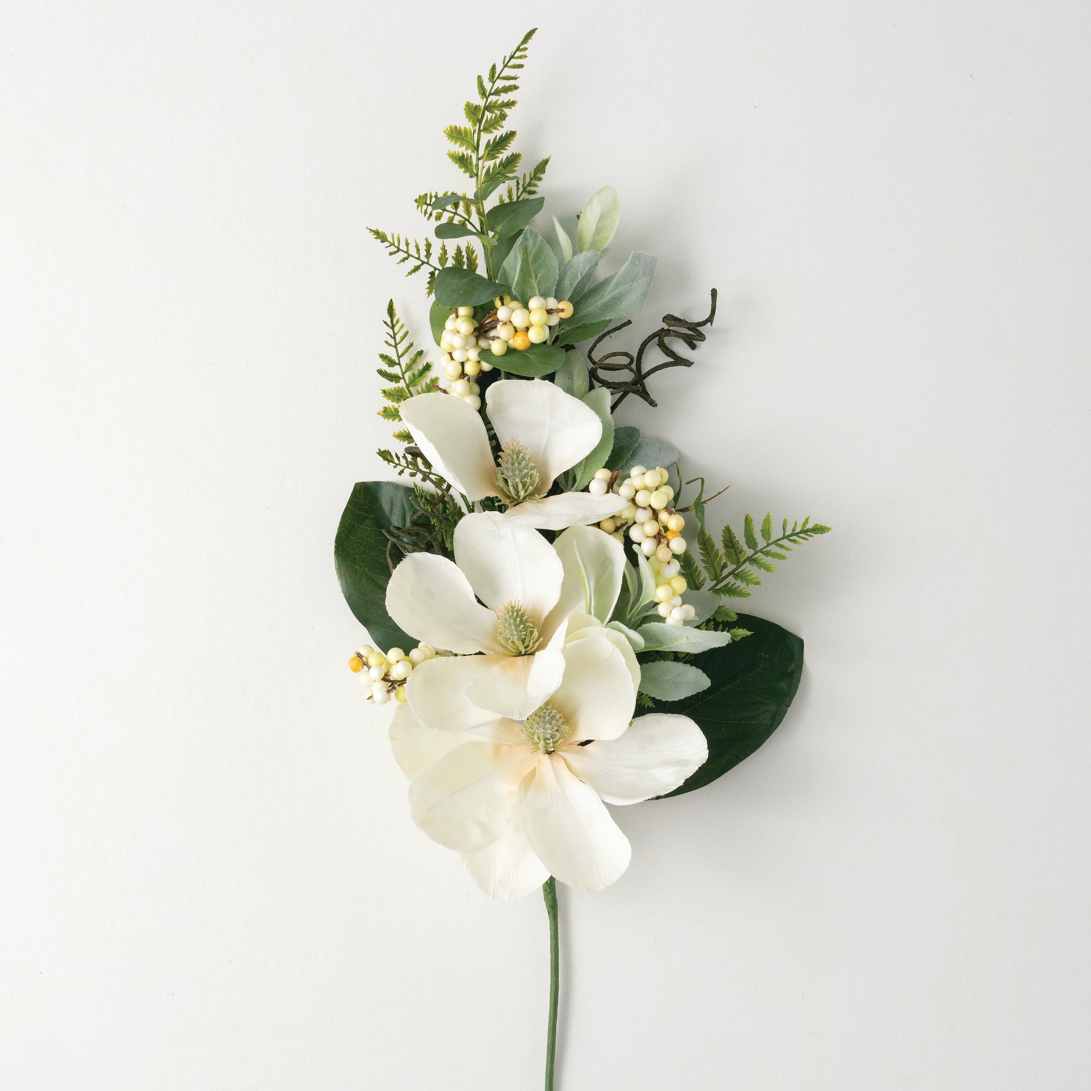Top-Quality Magnolia Fern Berry Spray 36 Relaxed