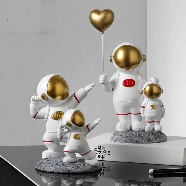 Soft Astronaut Family Decorative Figurine Modern