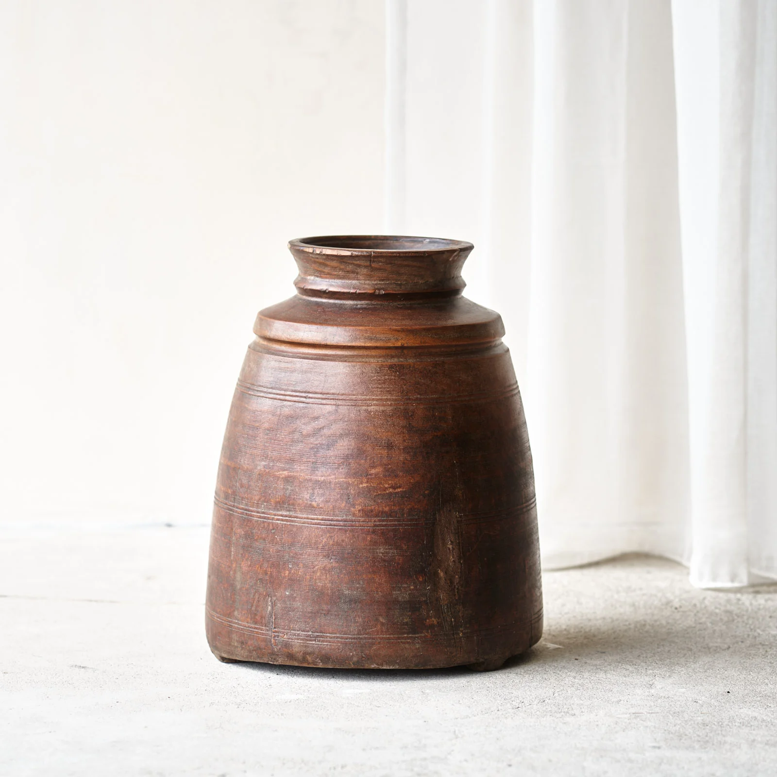Advanced Vintage Wooden Pot - Medium Fine Crafted