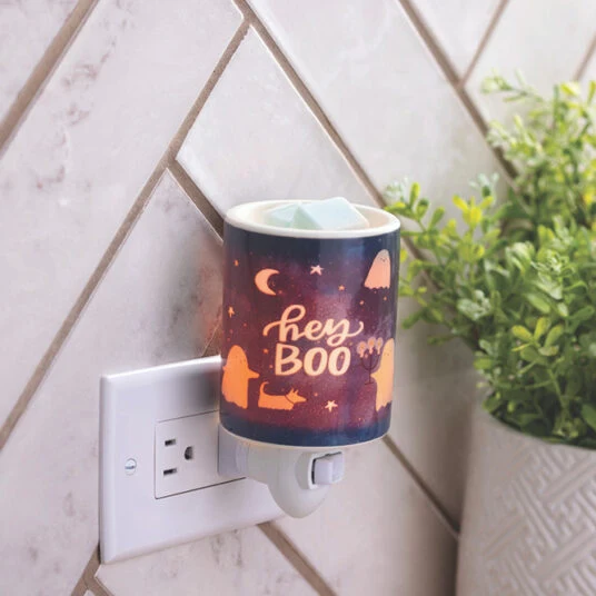 Flexible Hey Boo Pluggable Fragrance Warmer Traditional