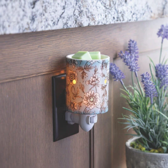 Environmentally Friendly Floral Pluggable Fragrance Warmer Easy-to-Use
