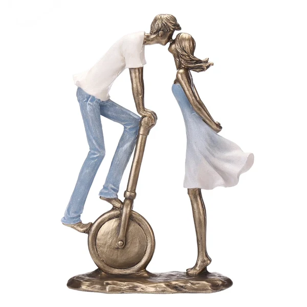 Trusted Romantic Couple Kissing Sculpture Crafted