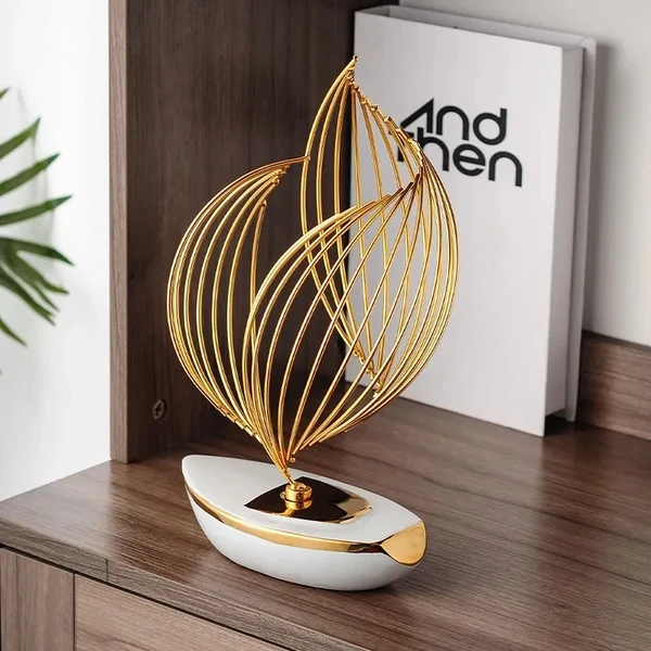 Environmentally Friendly Elegant Gold Wire Abstract Sculpture Sophisticated