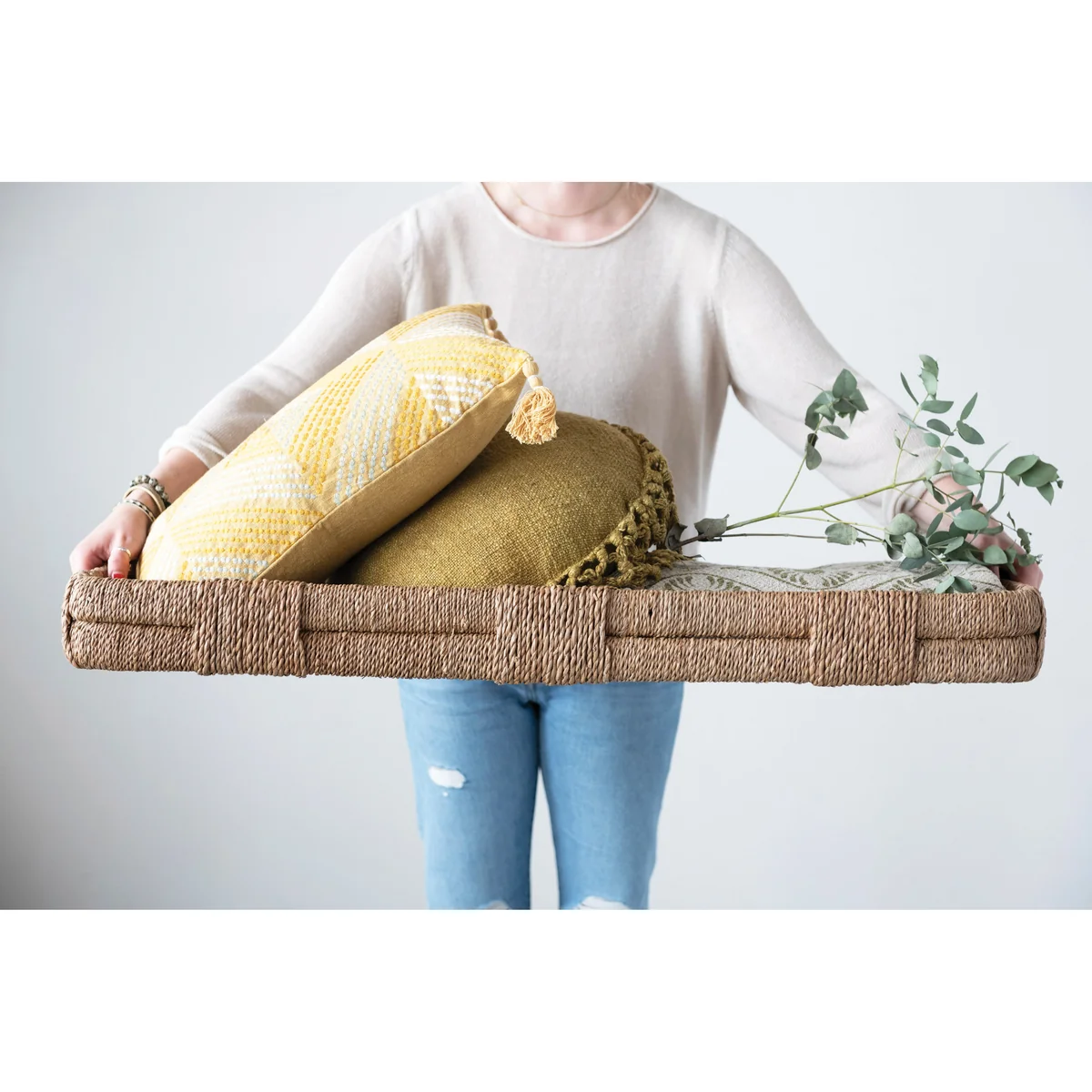 Practical Hand-Woven Bankuan Tray with Handles Easy-to-Use