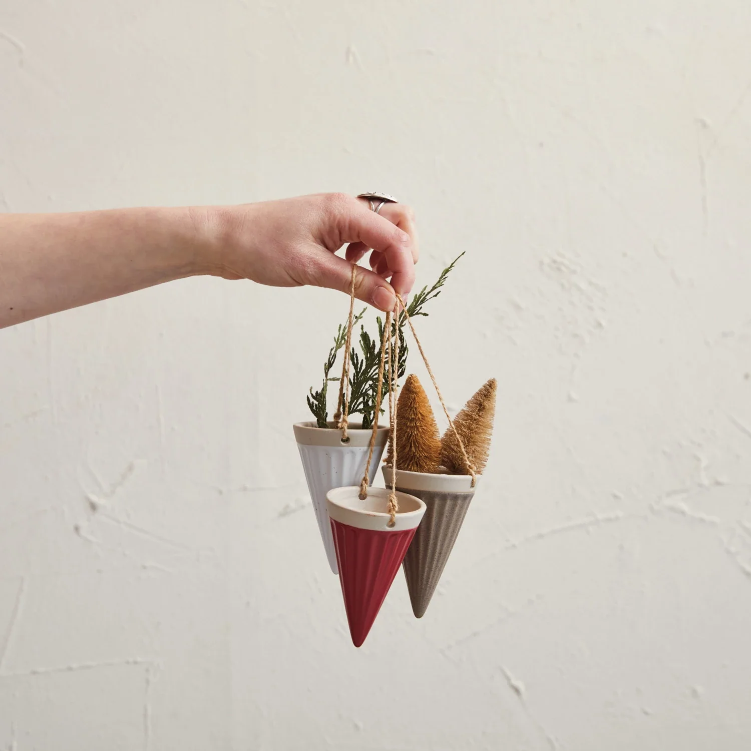 Next-Generation Cone Hanging Stoneware Vase Ornament Breathable