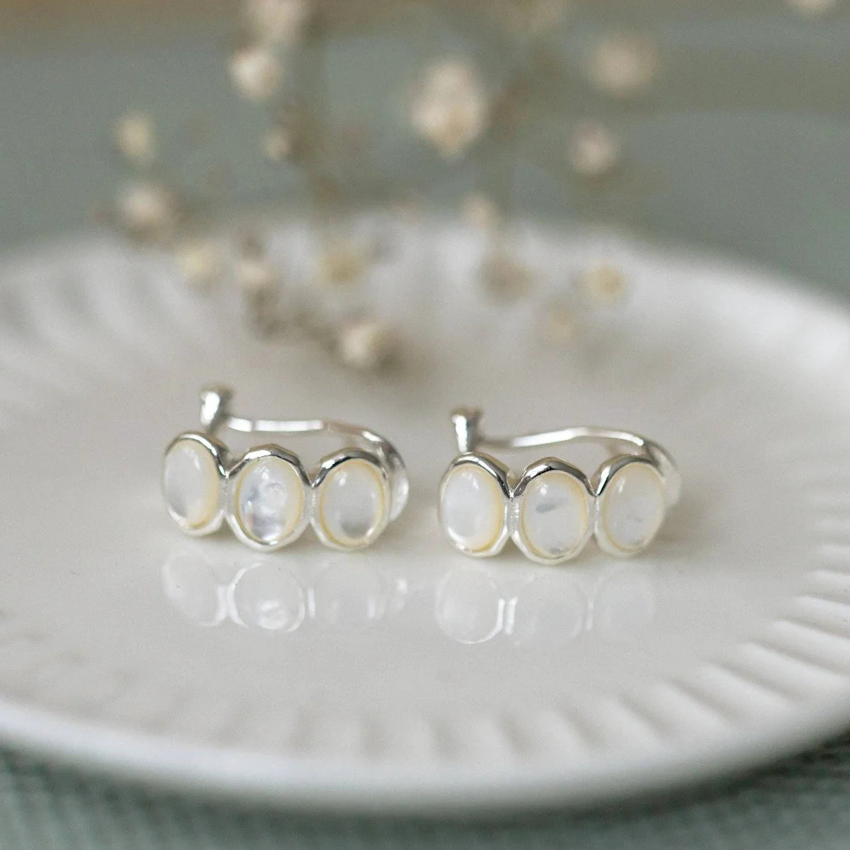 Exclusive Essence Hoop Earrings - Mother of Pearl Easy-to-Use