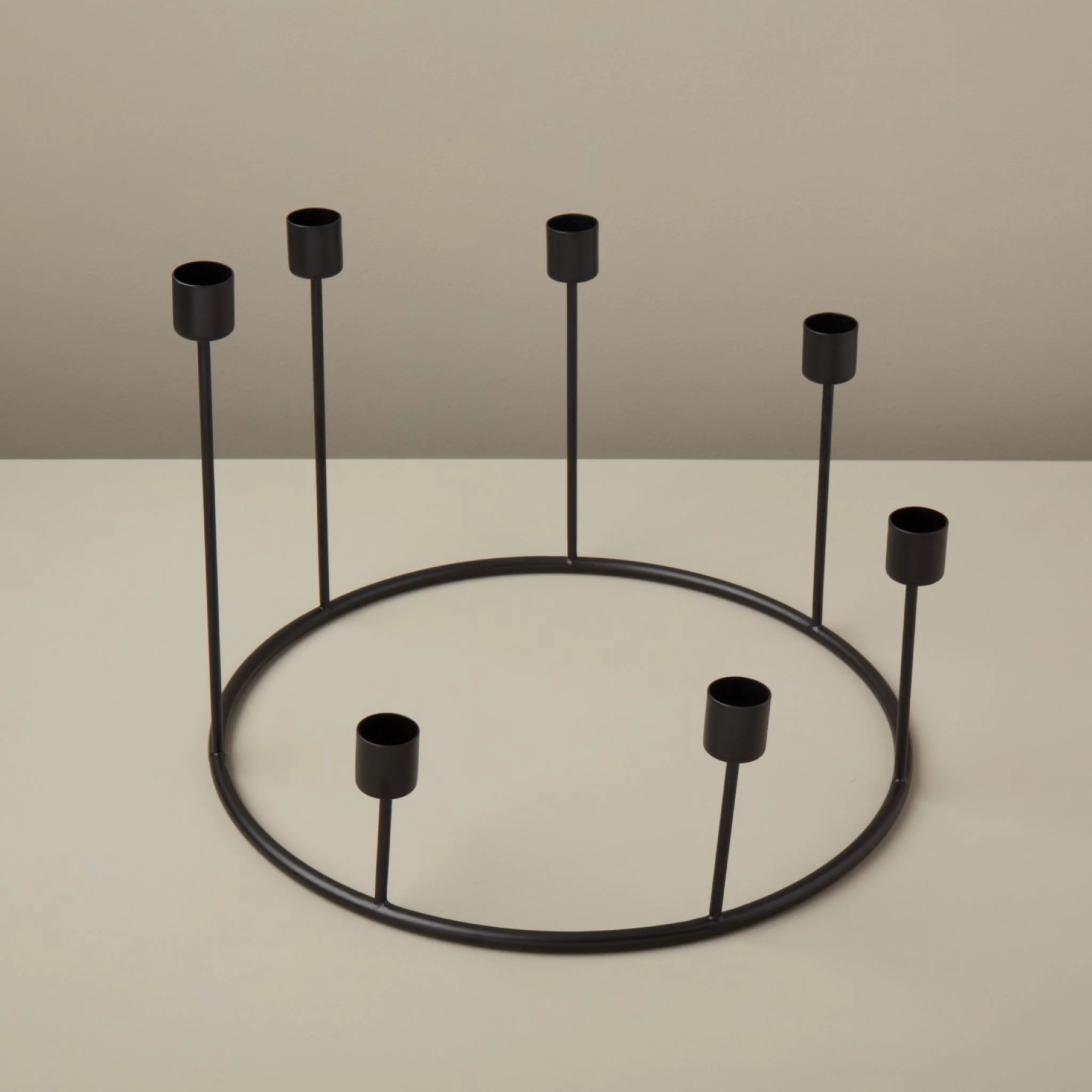 Healthy Kent Black Candlestick Wreath Large Sustainable