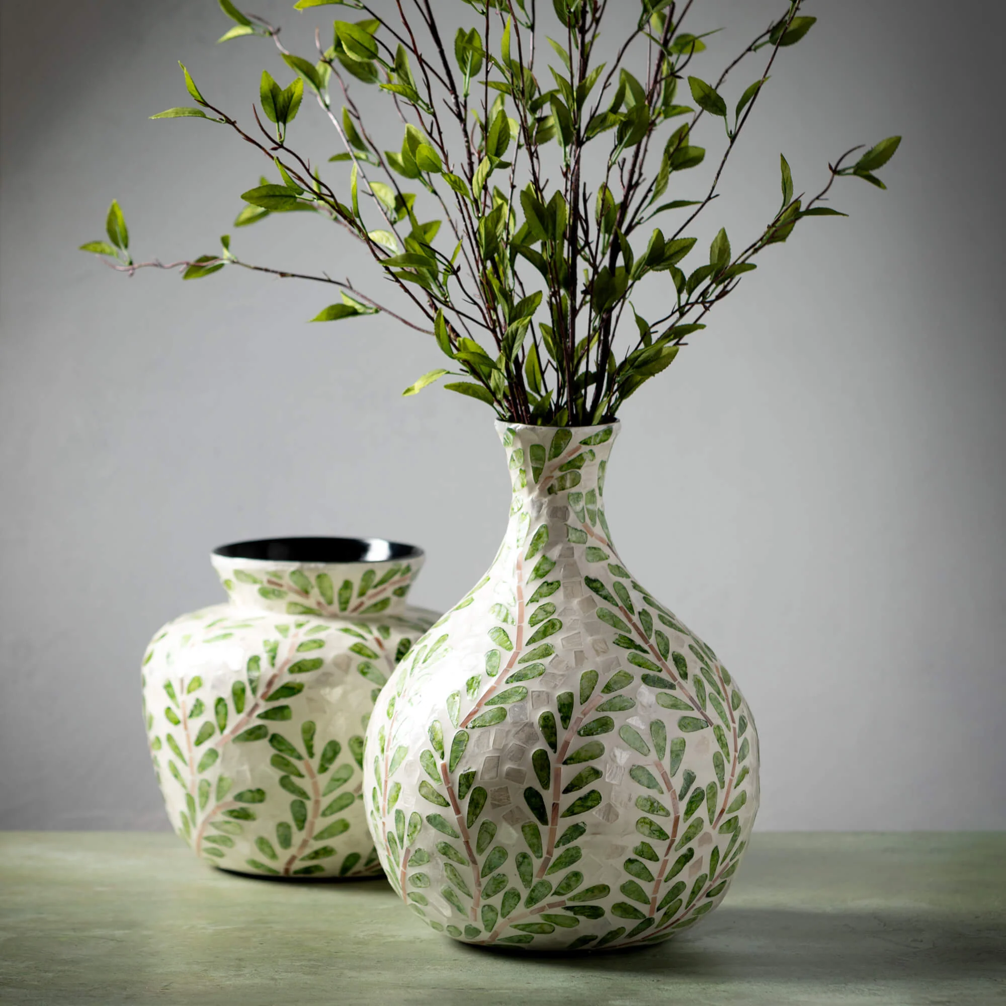 Smart Mosaic Leaf Pattern Vase Premium