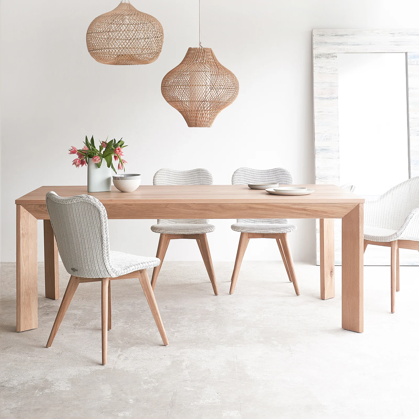 Refined Kasper Dining Table Oak Enhanced