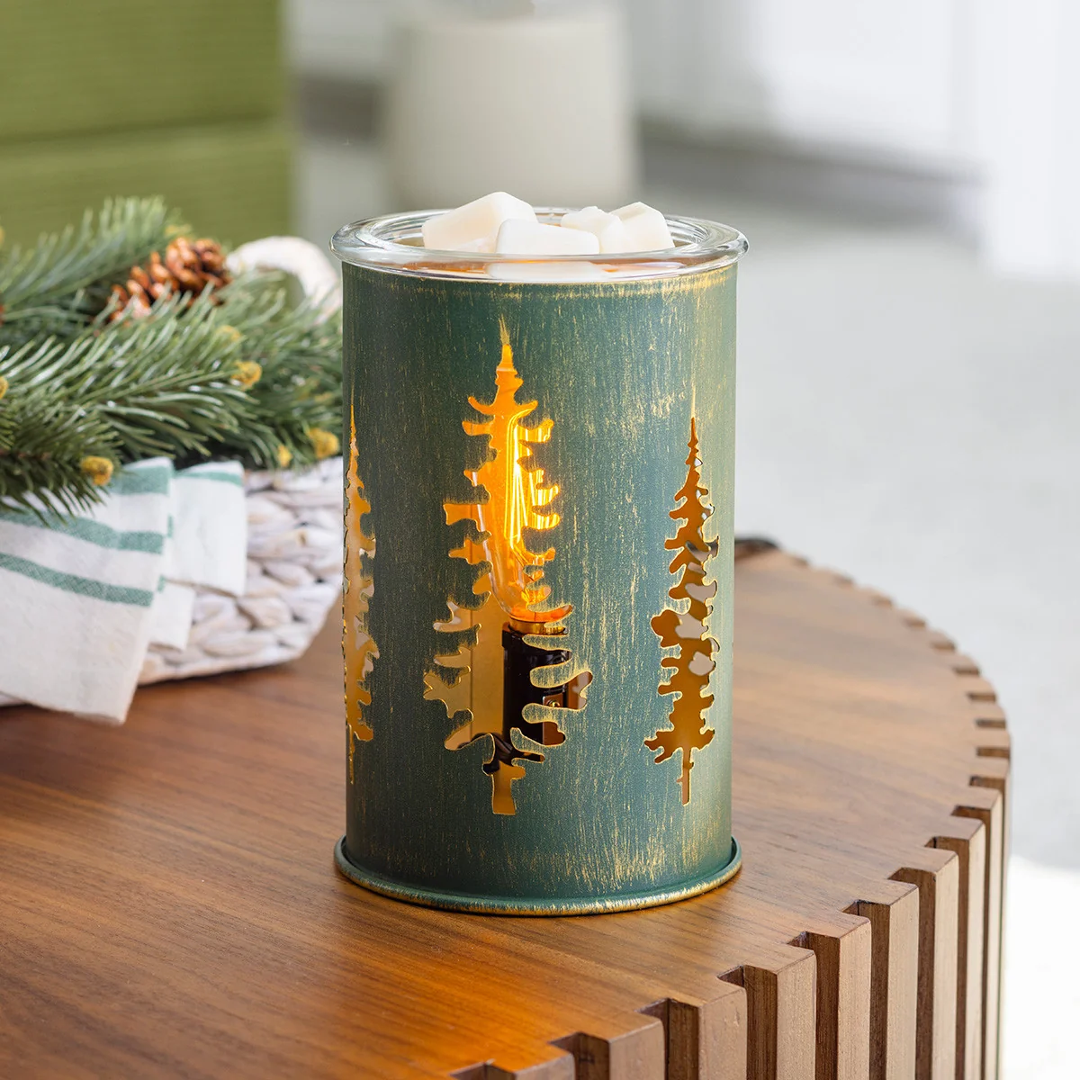 Minimalist Pine Tree Fragrance Warmer Proven