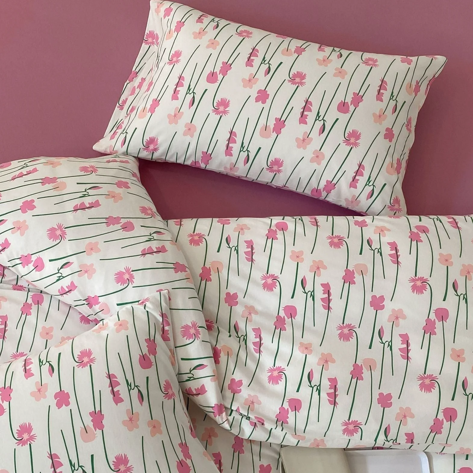 Contemporary Pink Poppy Bedding Set - FINAN Next-Generation