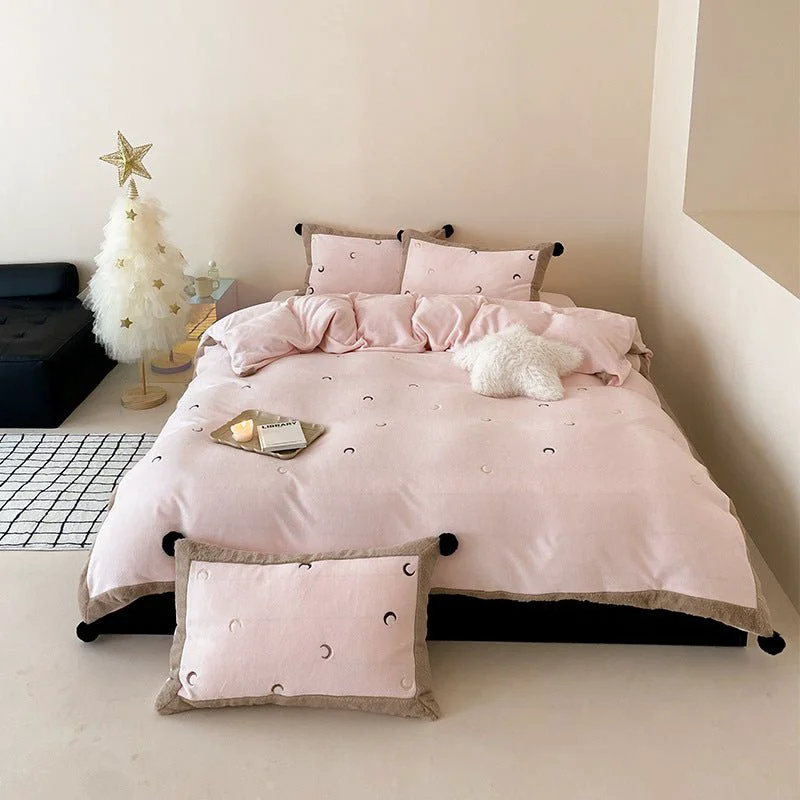 Optimized Moonlight Whisper Bedding Set Elegant