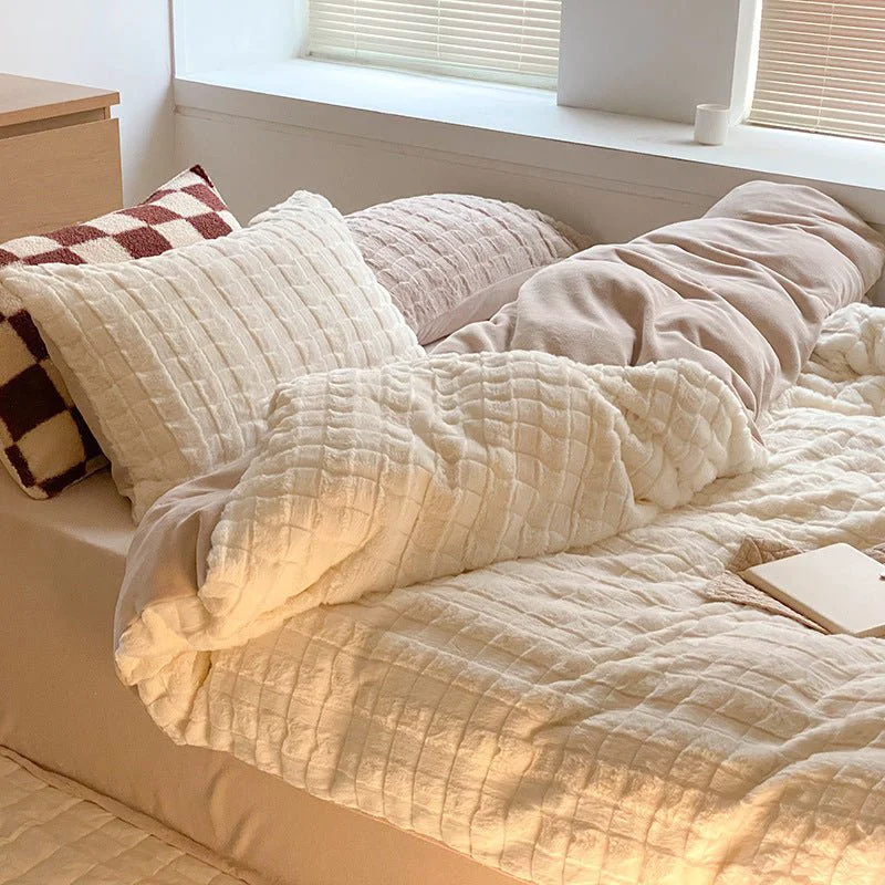 Expertly Made Tonal Striped Bedding Set Flexible
