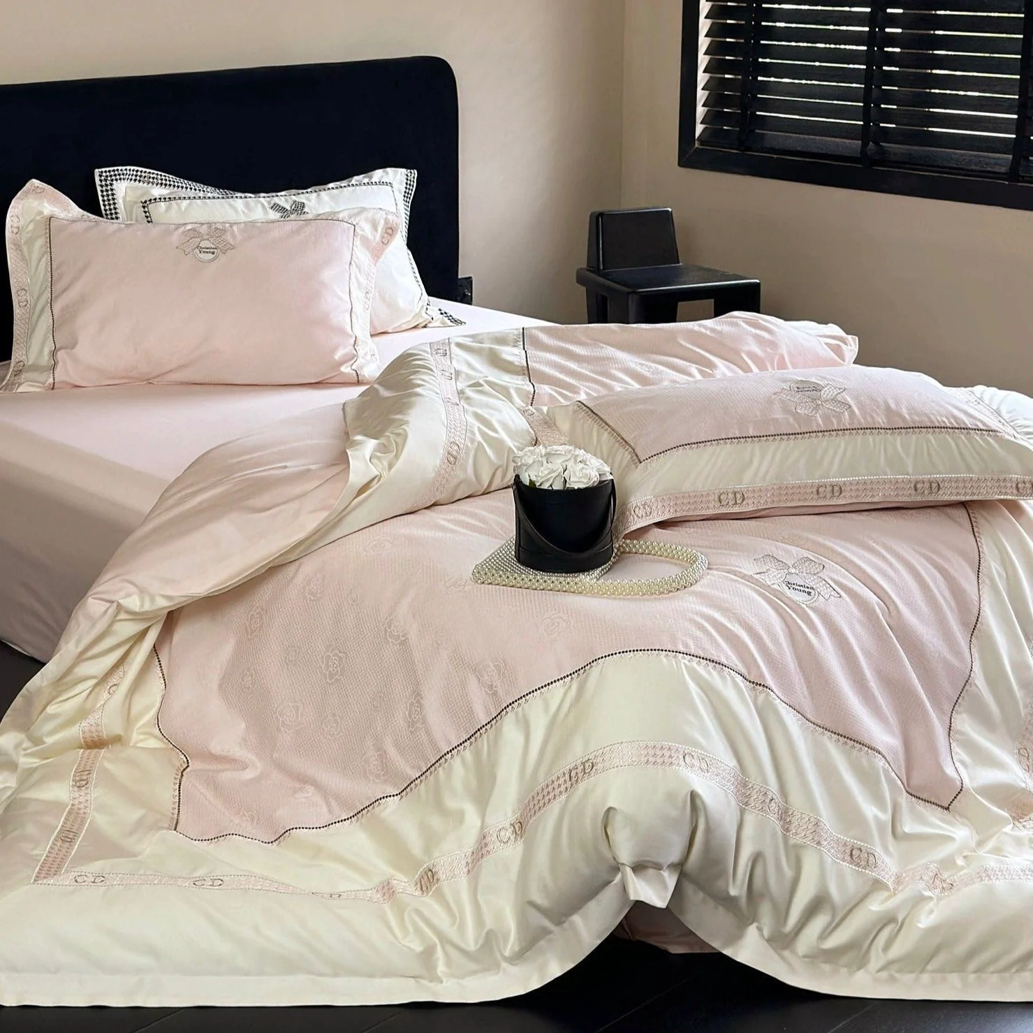 Casual Embroidered Elegance Cozy Rose Bedding Set Minimalist
