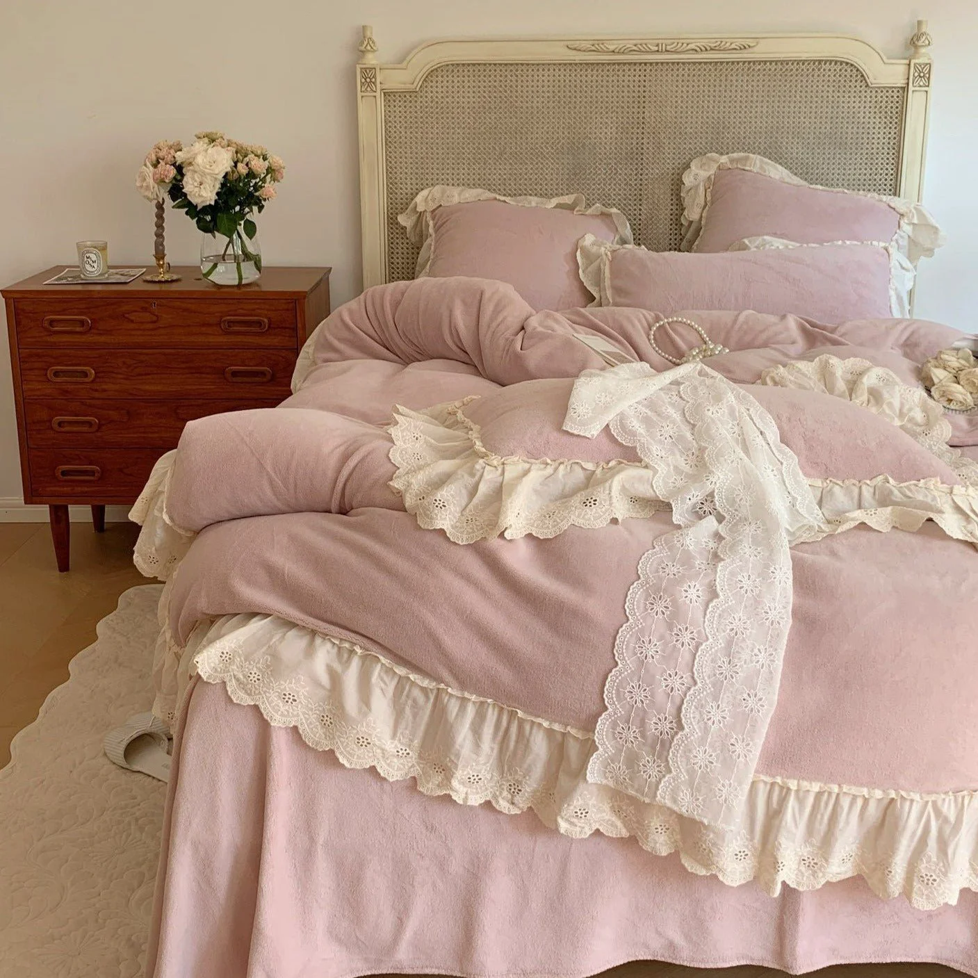 Comfortable Lace Princess Bedding Set Classic