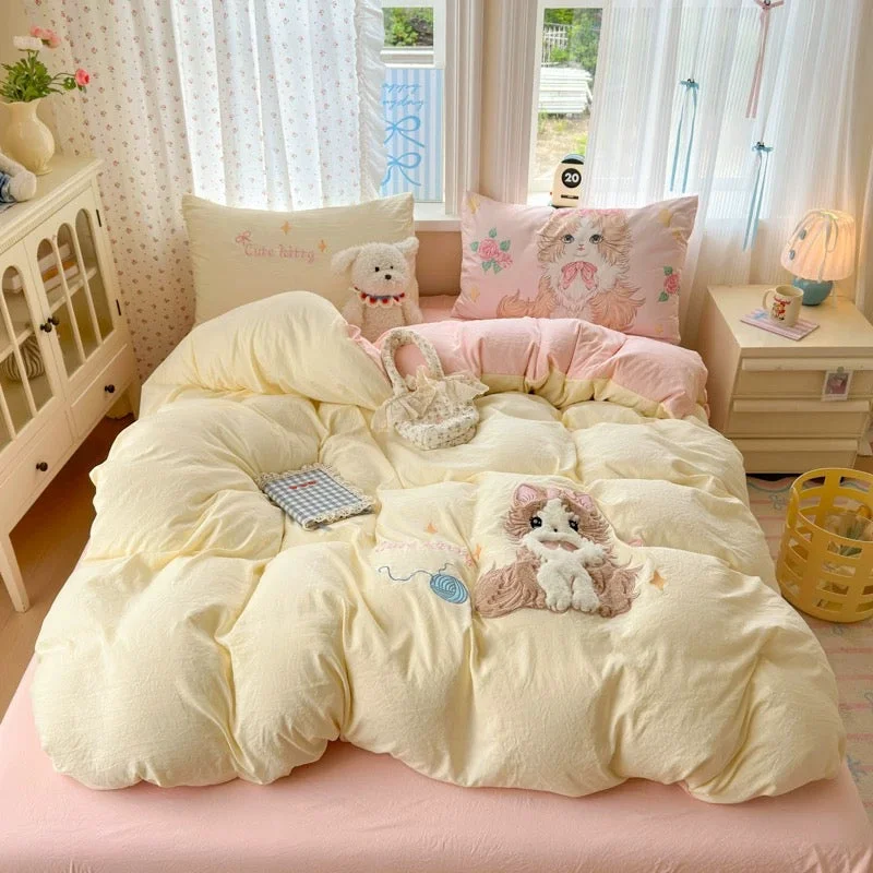 Durable Cute Kitty Yellow Bedding Set Clean