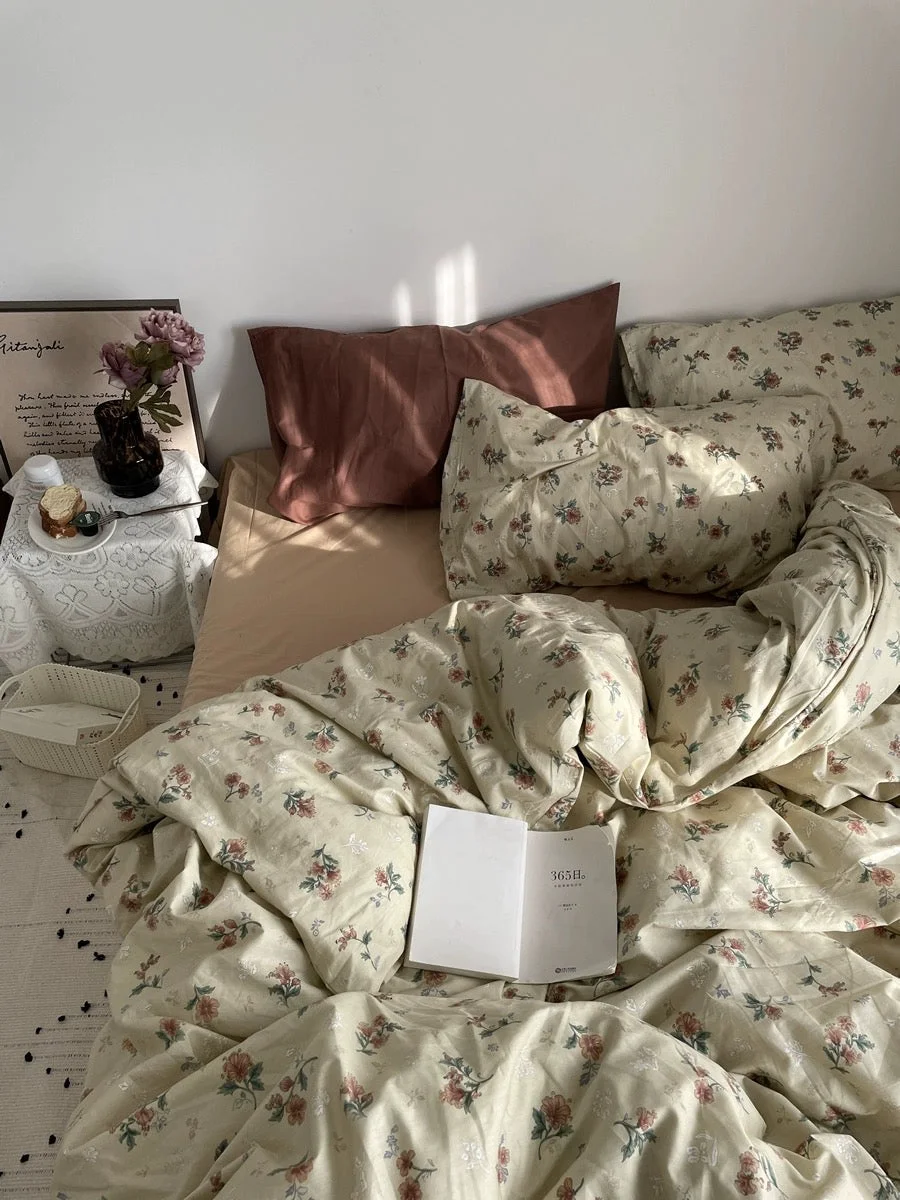 Traditional Vintage Floral Bedding Set Advanced