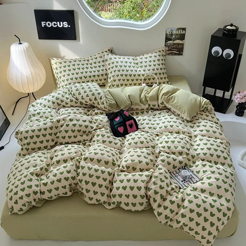 Fashionable Little Green Hearts Pattern Bedding Set Fast