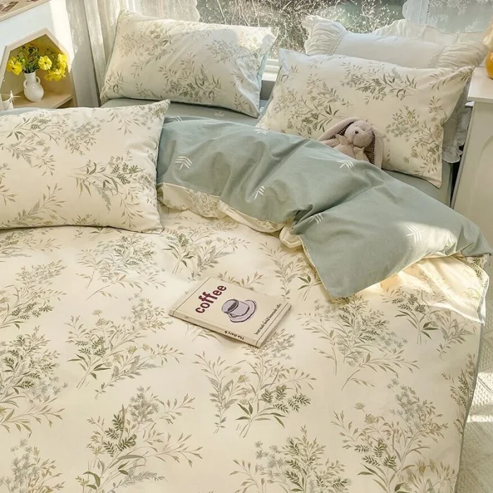 Fine Earth Tone Bedding Set First-Class