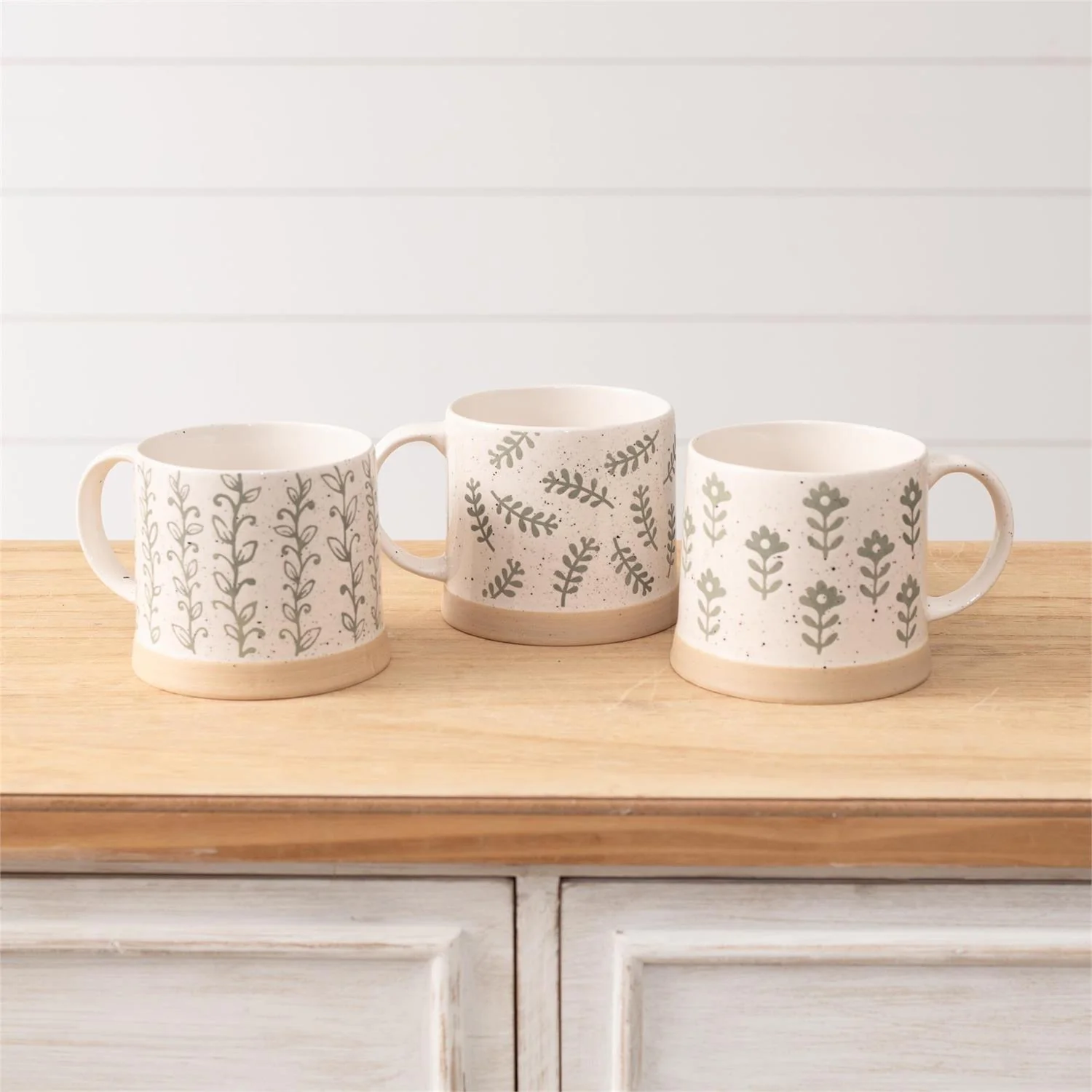Versatile Leafy Green Stoneware Mug 16 oz Traditional