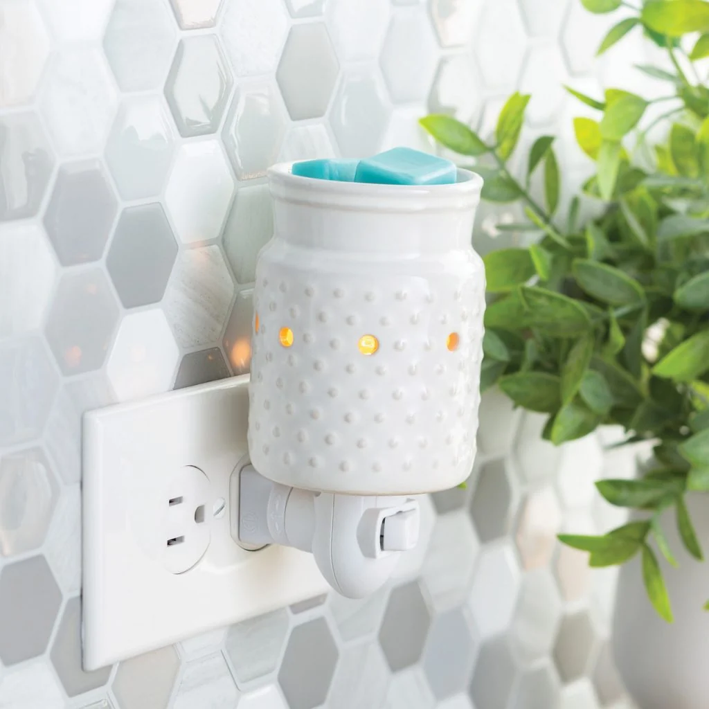 Soft White Hobnail Pluggable Fragrance Warmer Selected