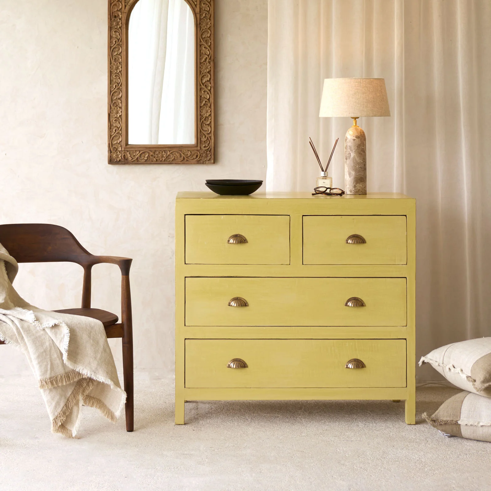 Exceptional Vintage Chest of Drawers Carefully Designed