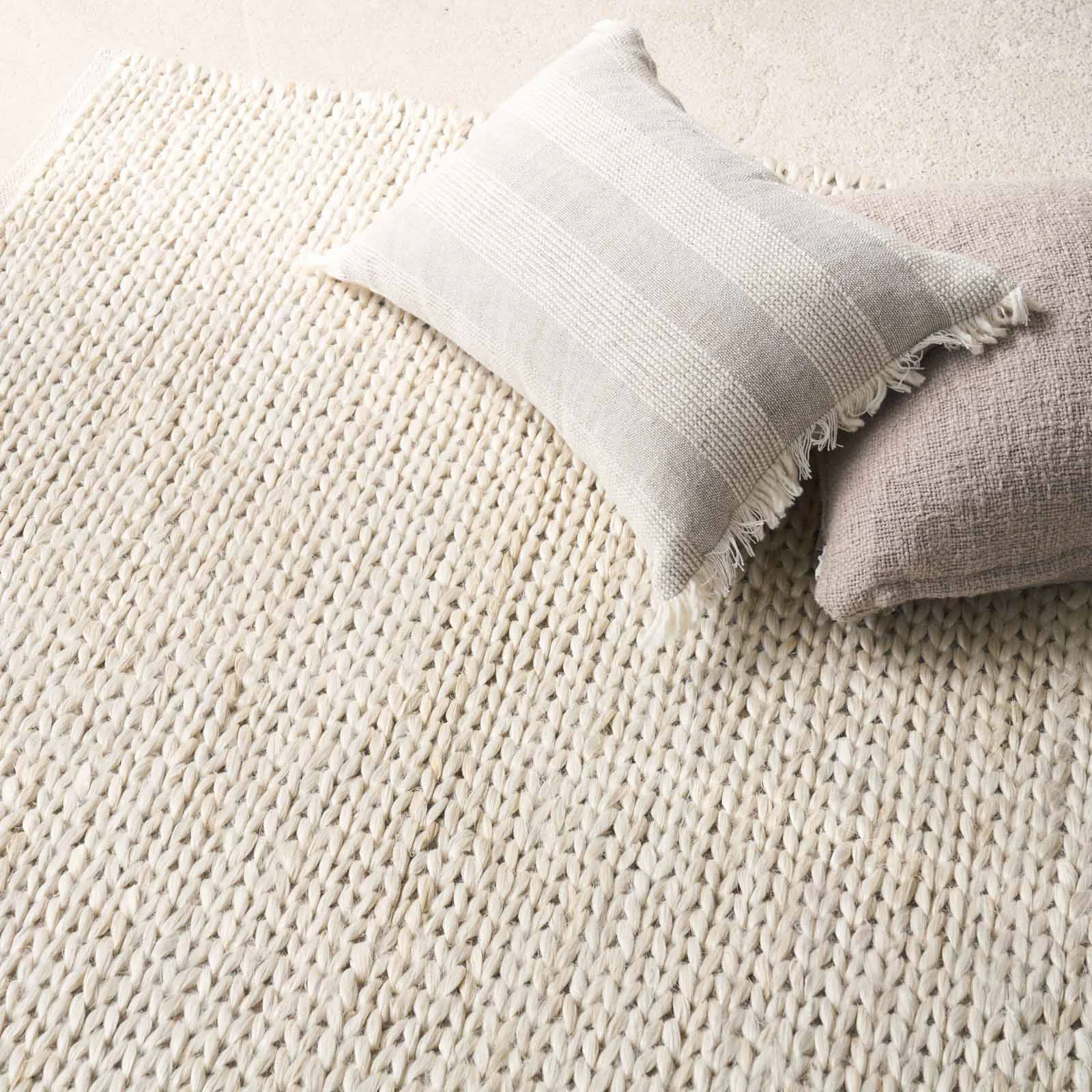 Superior Andrea Large Knot Hemp Rug White Next-Generation