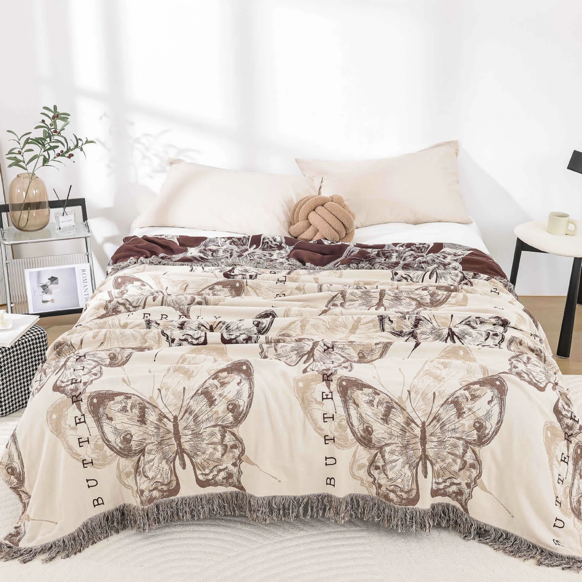 Stylish Rustic Butterfly Cotton Gauze Lightweight Quilt Exclusive