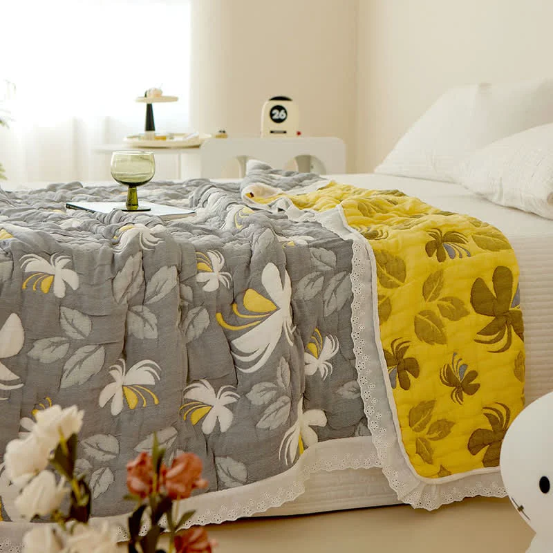 Convenient Bamboo Fiber Elegant Floral Summer Quilt Clean