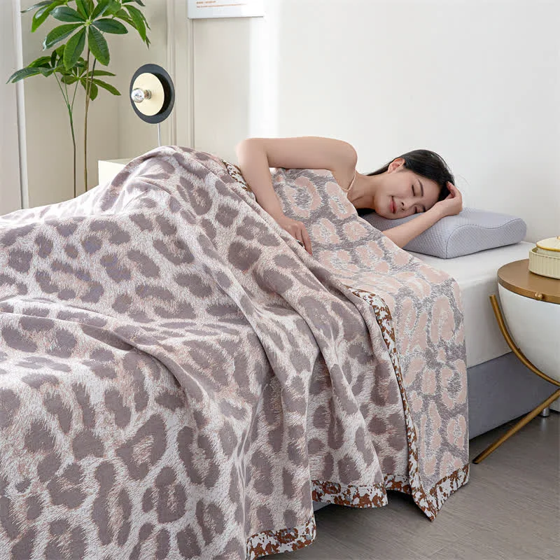 Environmentally Friendly Leopard Print Lyocell Fiber Gauze Quilt Sophisticated