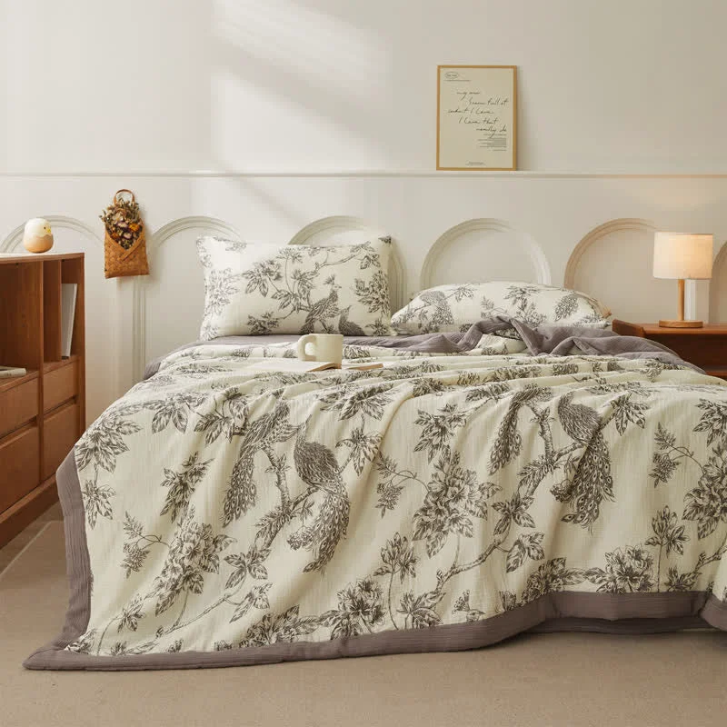 Crafted Pure Cotton Gauze Lightweight Pastoral Quilt Detailed