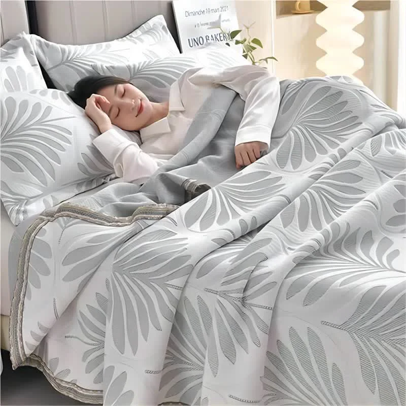 High-Grade Jacquard Leaf Breathable Towel Quilt Premium Material