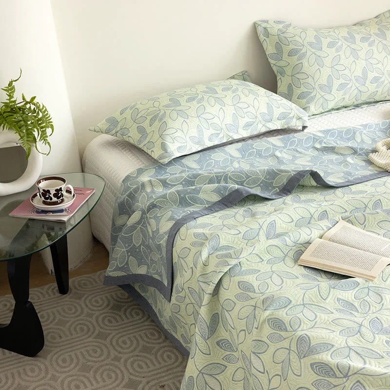 Lightweight Elegant Leaf Three Layers Cotton Gauze Quilt Professional