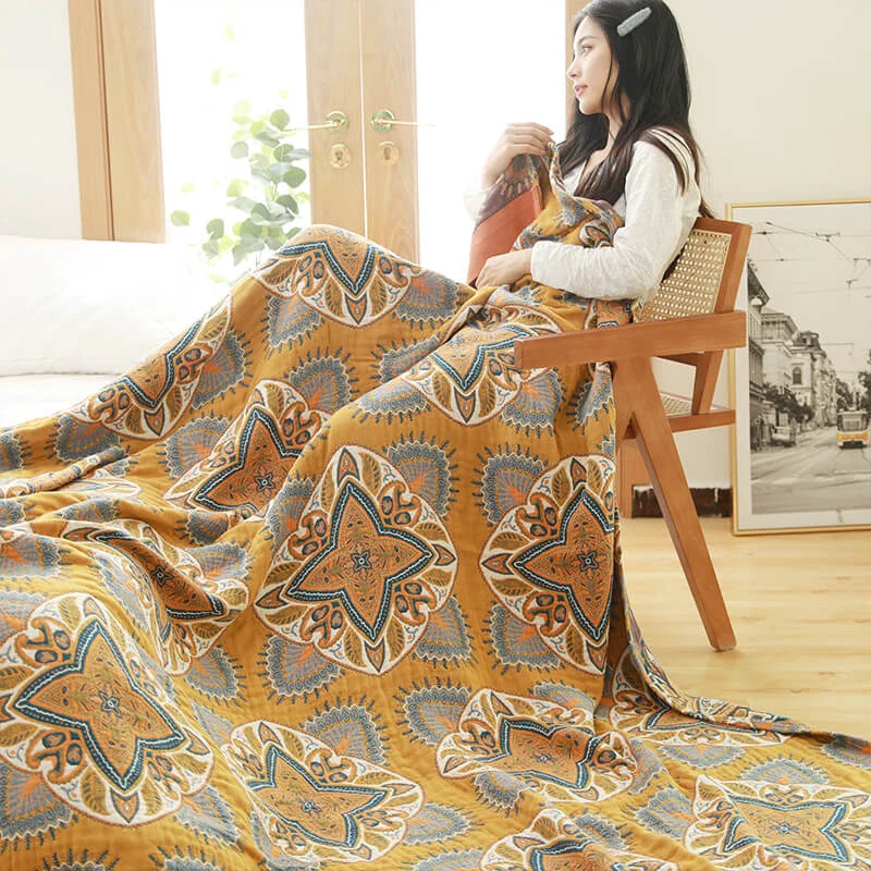 Versatile Multicolor Printed Cotton Lightweight Reversible Quilt Outstanding