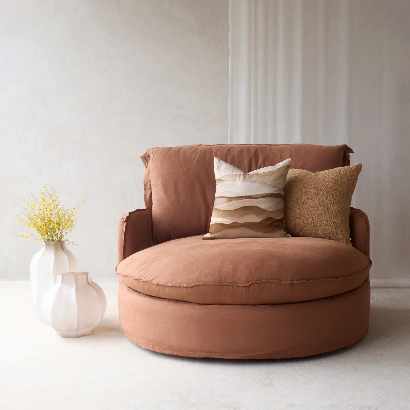 Effective Cocola Swivel Lounge Chair Caramel Minimalist