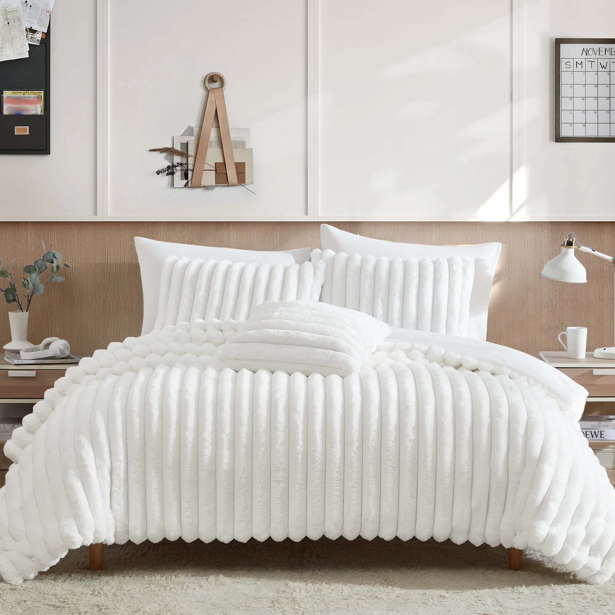 Trusted Everett 4-Piece White Micro Mink King Bedding Ensemble Breathable