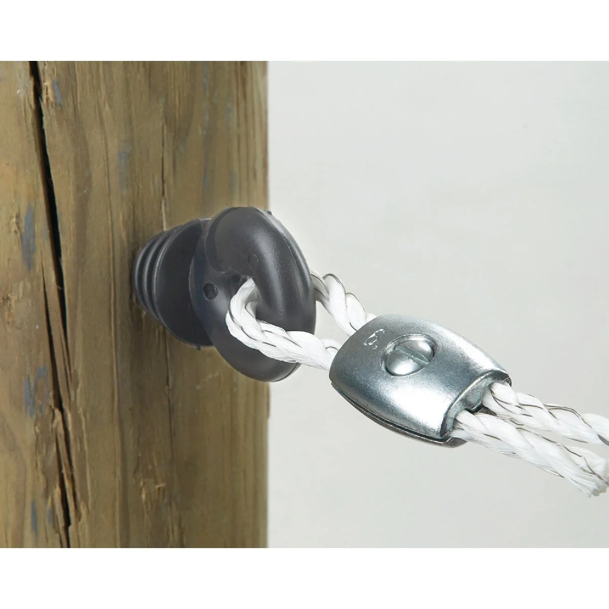 Responsible Dare Screw-In Black Polyethylene Electric Fence Insulator 25-Pack Organic