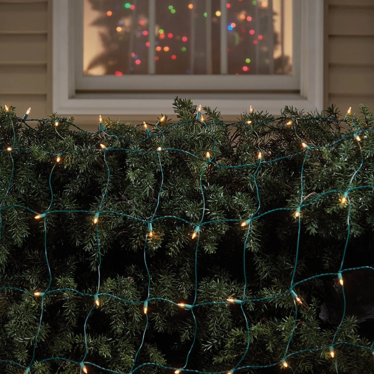 Consistent Sylvania 4 Ft. x 6 Ft. Warm White 100 Lt. Staylit Traditional Glow Glass Mini LED Net Light Set Fine