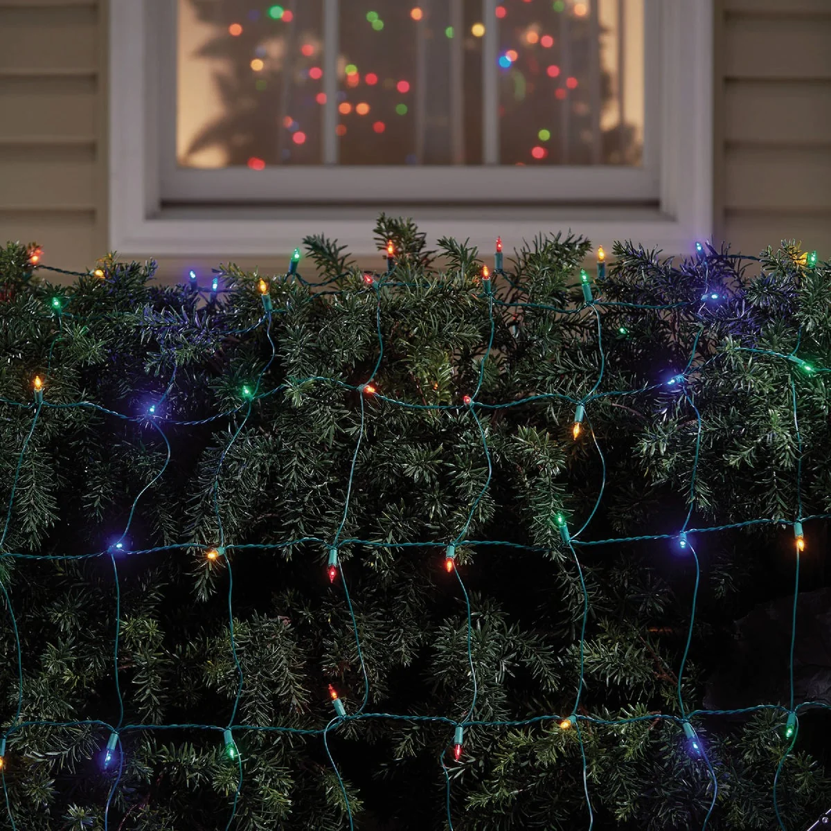 Safe Sylvania 4 Ft. x 6 Ft. Multi 100 Lt. Staylit Traditional Glow Glass Mini LED Net Light Set Durable