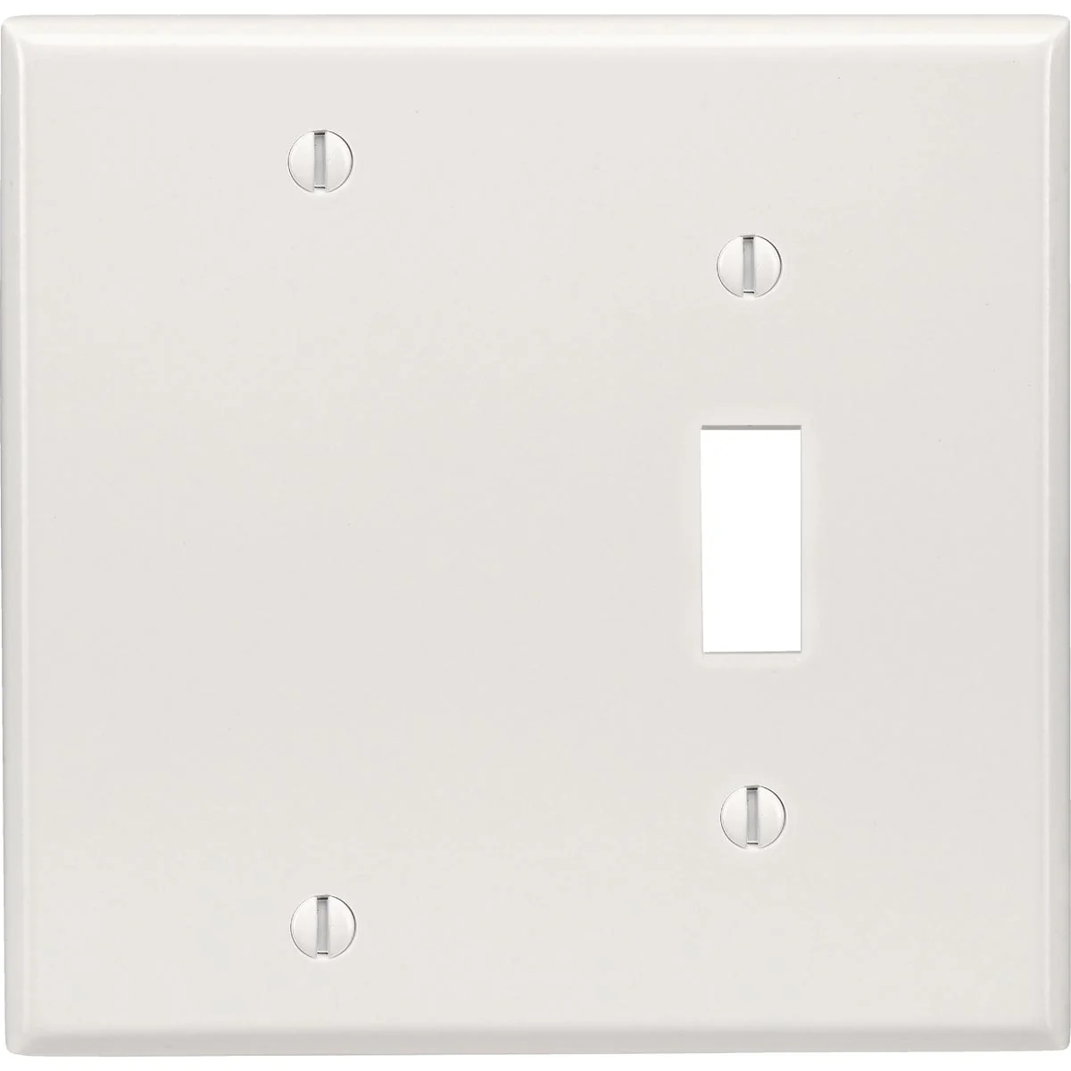Expertly Made Leviton 2-Gang Thermoset Plastic Blank Toggle Wall Plate White High-Grade