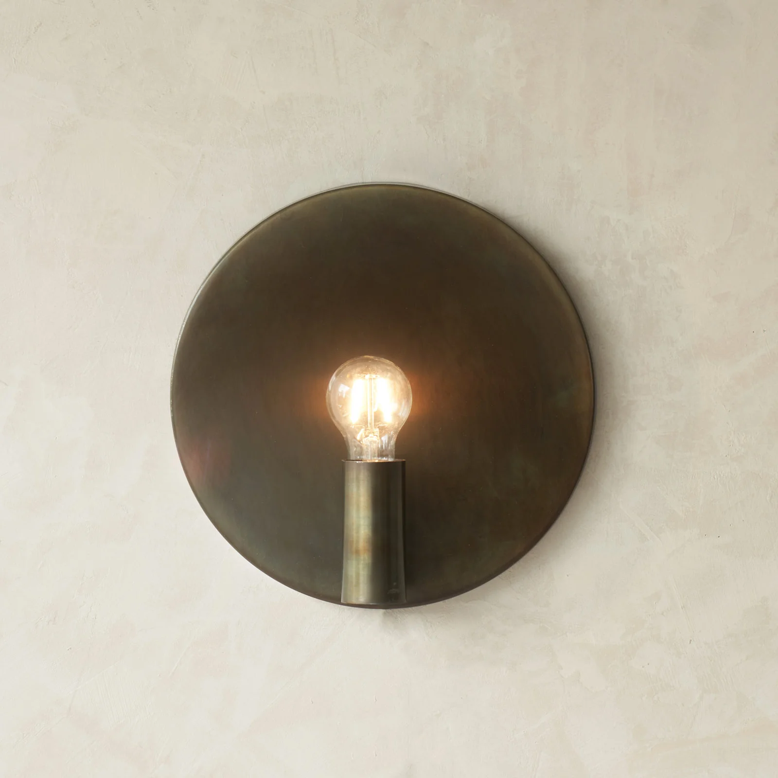 Secure Disc Wall Lamp Gold Grey Breathable