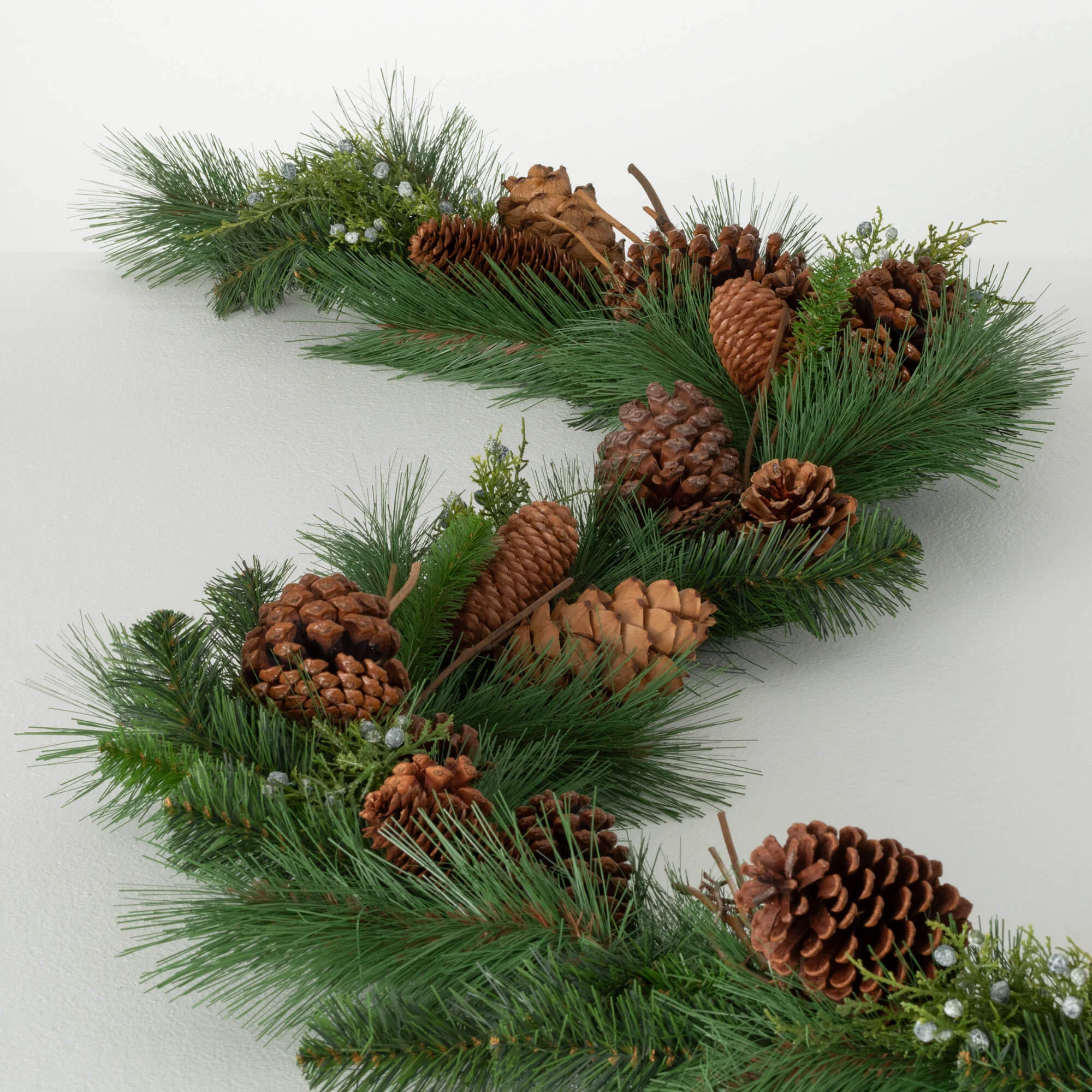 Classic Lush Pine Pinecone Garland 6' Fast