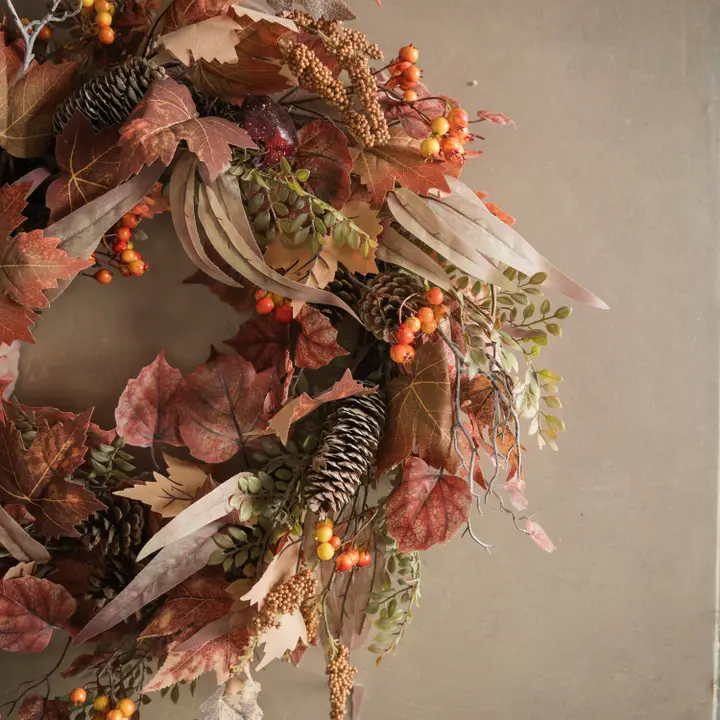 Detailed 24-Inch Maple Leaf Eucalyptus Fall Wreath Practical