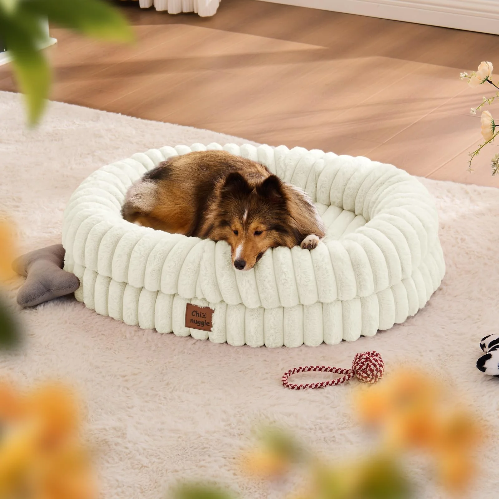 Clean ChiXnuggle Medium Dog Bed – Luxury Cream Striped Faux Fur Waterproof Orthopedic Innovative