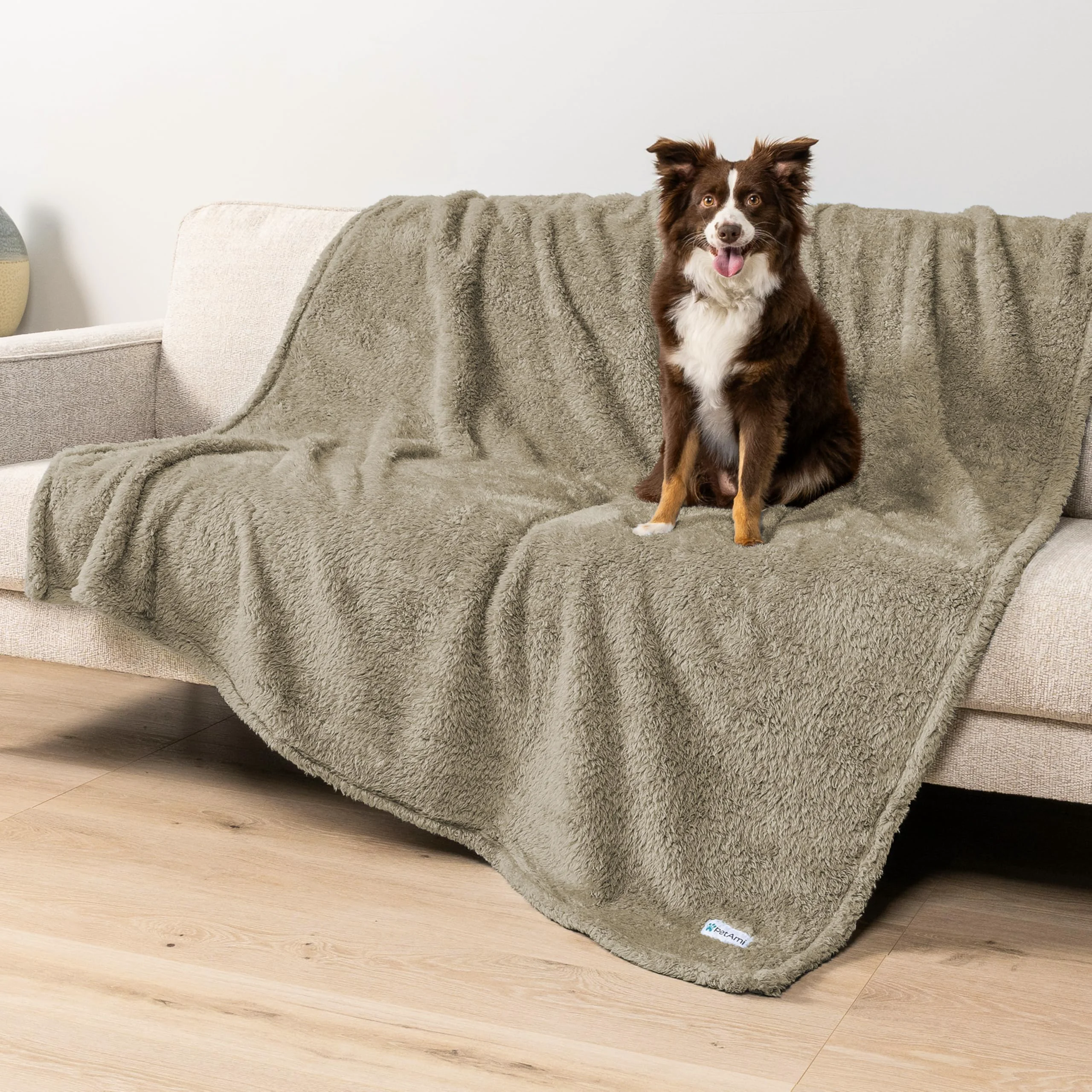 Top-Quality PetAmi Fluffy Waterproof Dog Blanket for Large Dogs — 60x80 Taupe Camel Convenient
